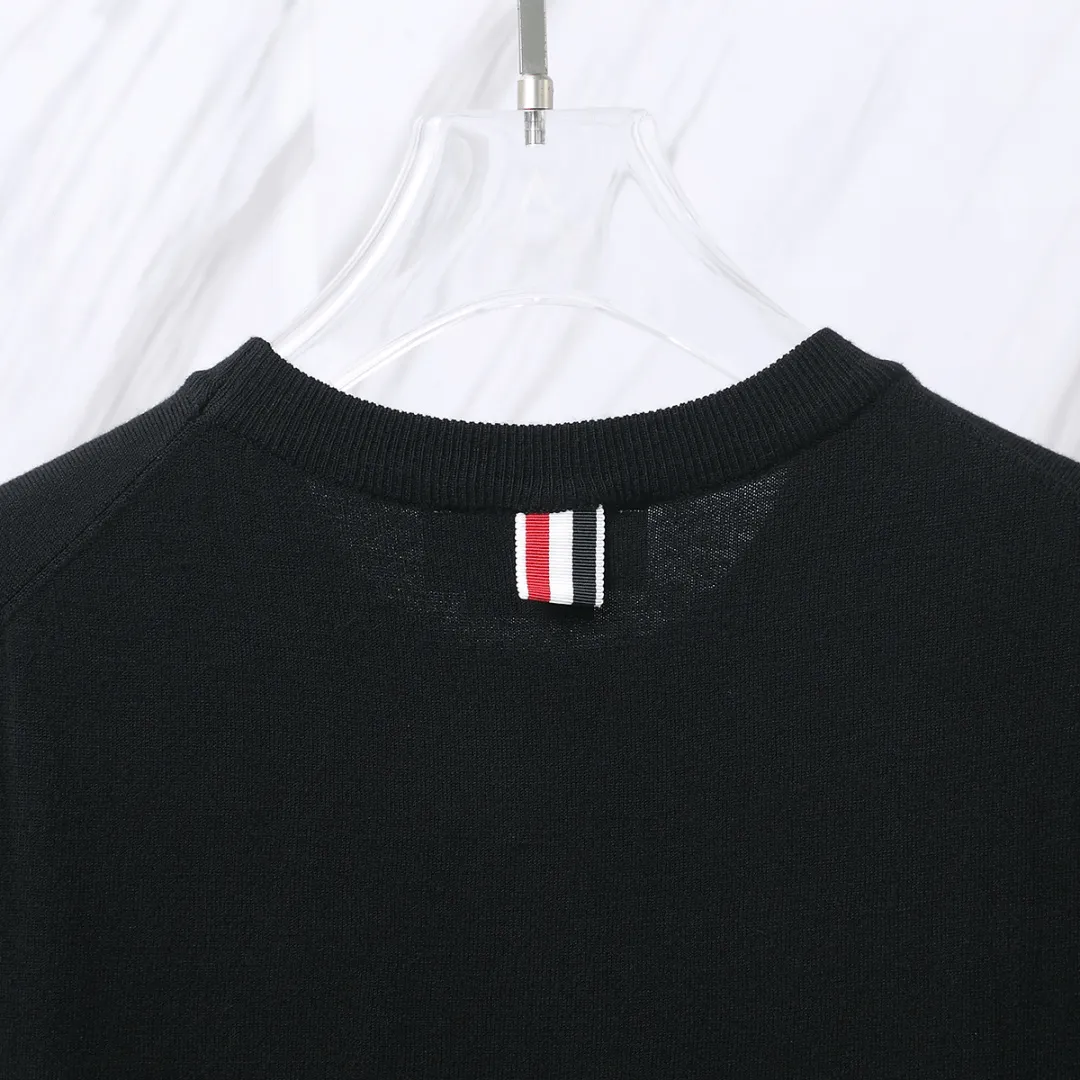 ：M 28（TB T ） THOM BROWNE TB T Classic Breathable Authentic Quality + Authentic + Same Style Size：0/1/2/3/4 ：White/Black/Navy Blue/Light Gray/Dark Gray